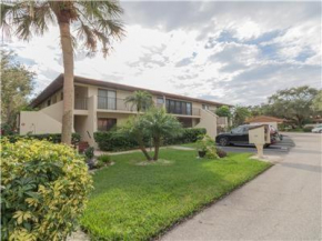 2 Bedroom With Community Pool Close To The Beaches condo